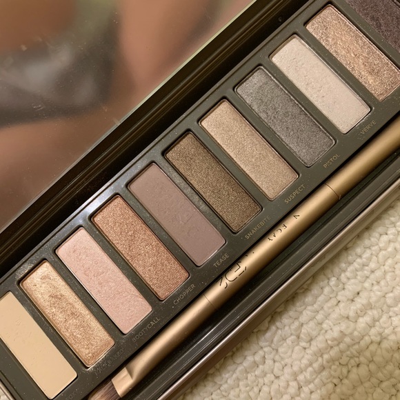 Urban decay naked2 eyeshadow palette - Picture 3 of 4